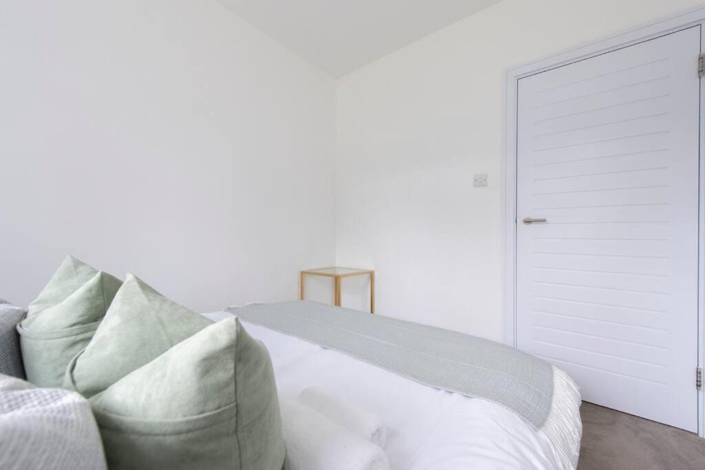 2 Bedroom Modern Urban Sanctuary 1Cc - Cherrydeal London Exterior foto