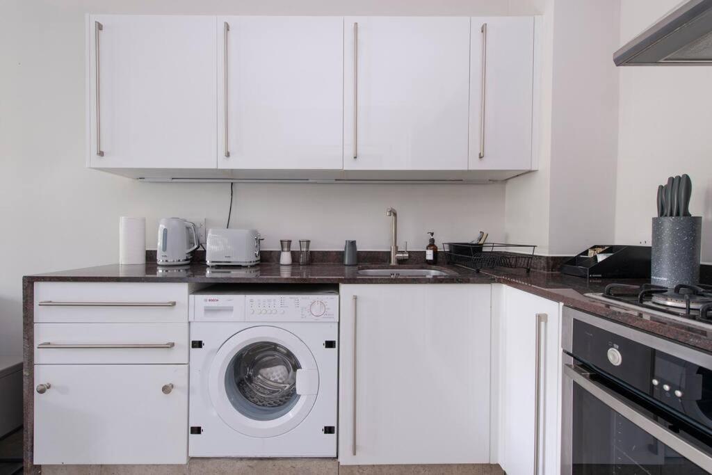 2 Bedroom Modern Urban Sanctuary 1Cc - Cherrydeal London Exterior foto